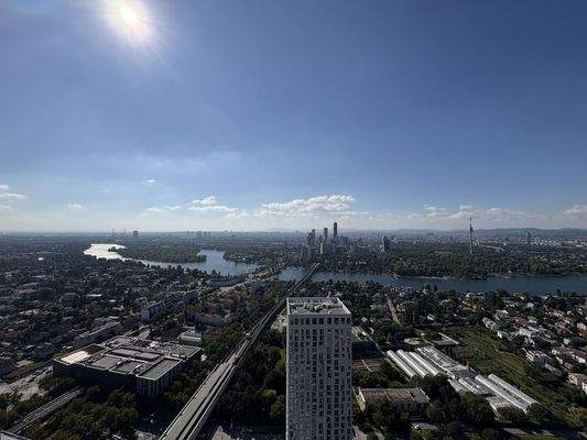 20251003_104355739_iOS