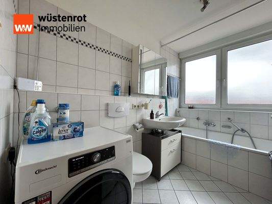 Das Badezimmer - schlicht und doch voll mit kompakten Komfort