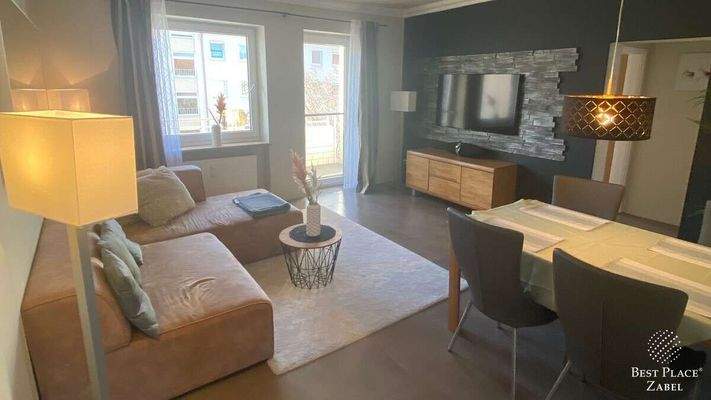 Wohnzimmer m. Balkon