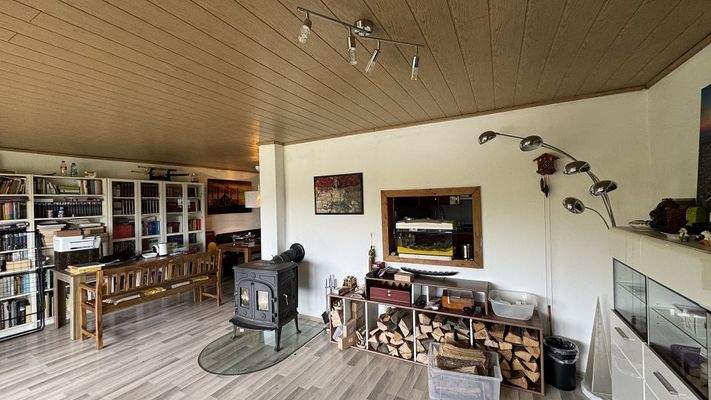 Wohnzimmer mit Kaminofen Hinterhaus