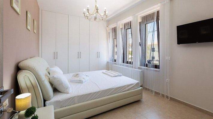 Stonevilla For Sale in Almirida, Stonevilla For Sa