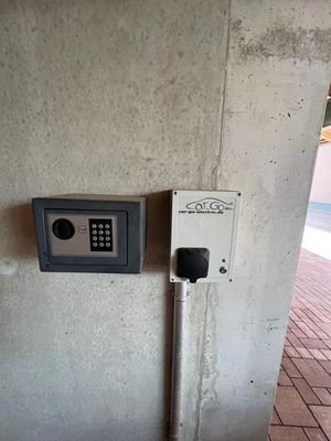 111 Wallbox 1