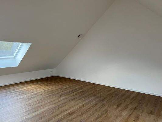 Heidm.Whg 16_Raum oben 2.JPEG