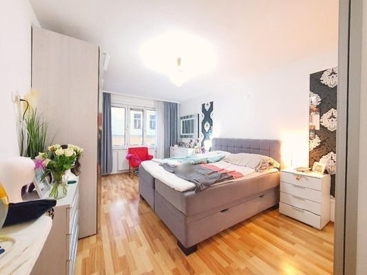 Schlafzimmer 1