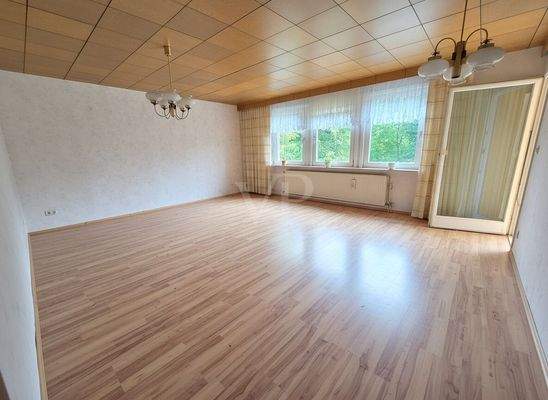 OG Wohnzimmer mit Fensterfront südseits