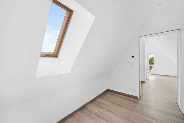 DG (links) | Büro/ Schlafzimmer (1)