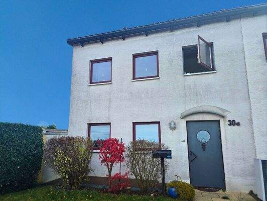 Gepflegte Ecklage mit besonderer Architektur