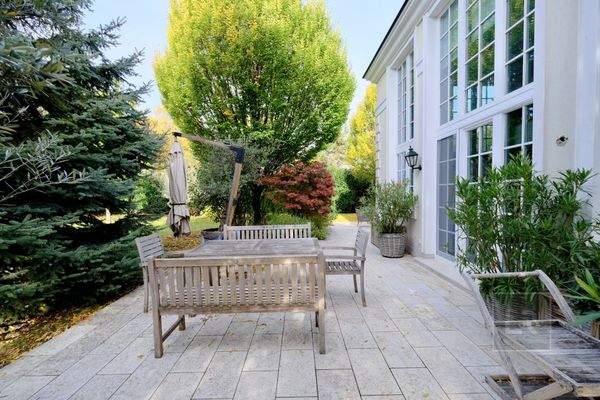 Schön angelegte Terrasse