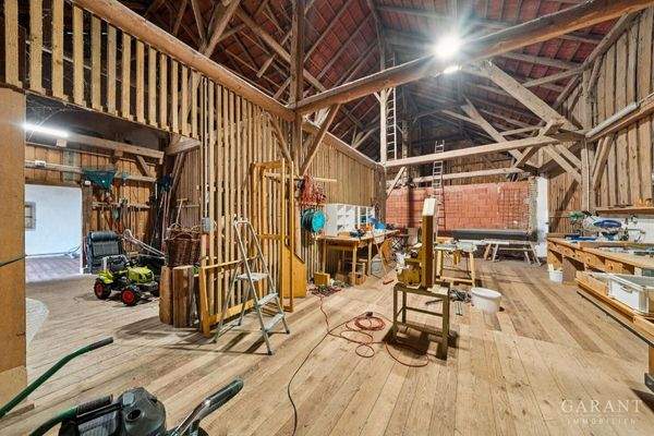 Große Scheune, Holzlager u