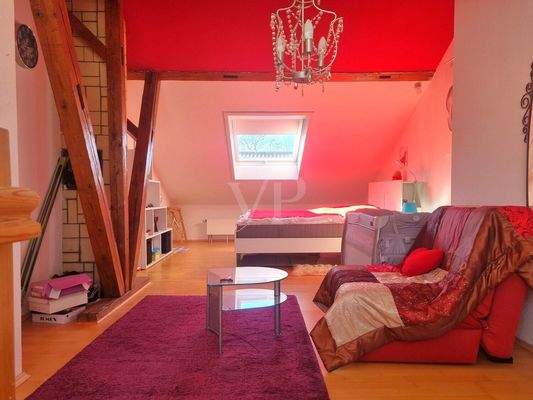 Großzügiges Zimmer DG