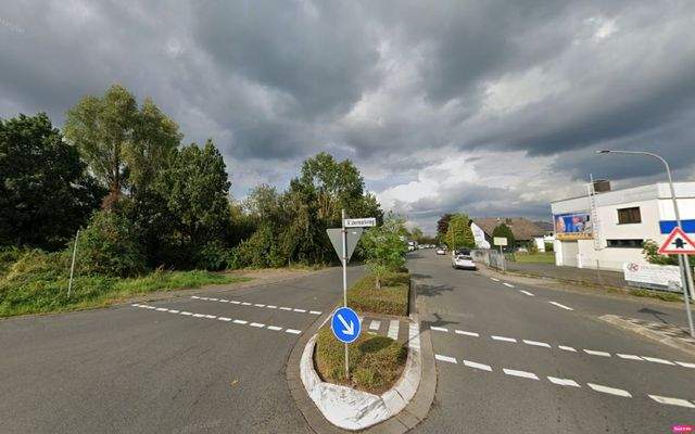 Foto Grundstück_Straße2