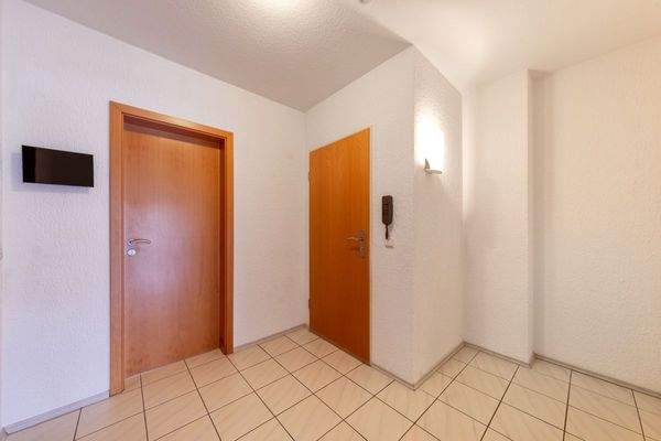 Level 1: Entrance area