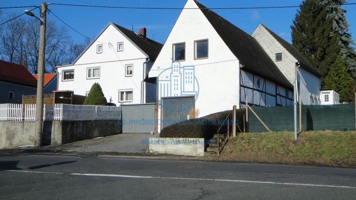 Straßenseitige Gesamtansicht