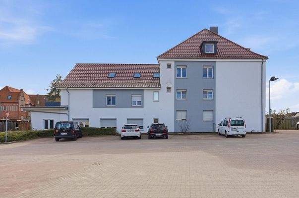 Außenansicht (Fassade wird im April gestrichen)