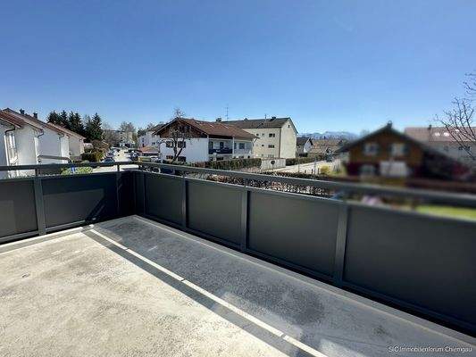 Großer, sonniger Balkon