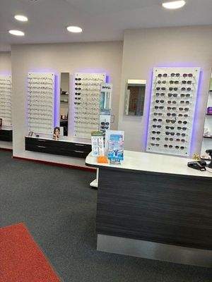 Innenansicht Laden 1.jpg