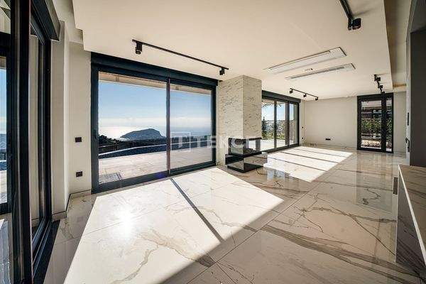 Detached Villas with Sea and Castle Views in Bektaş Alanya