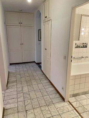 Diele mit Einbauschrank