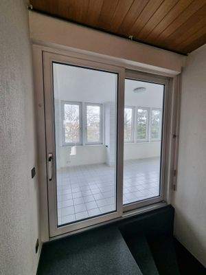 Flur mit Blick zum "Wintergarten"