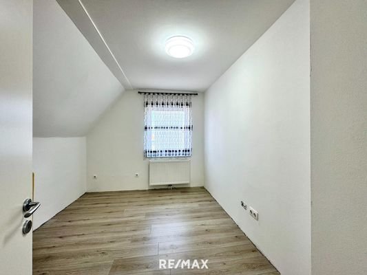 Zimmer 2 OG