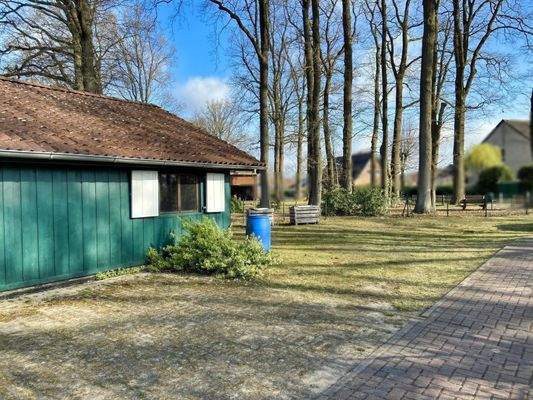 Ansicht Zuwegung Straße nebst Abstellraum