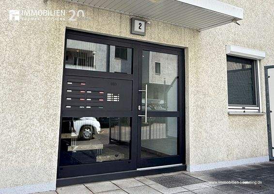 ETW2595 ・Eingang überdacht