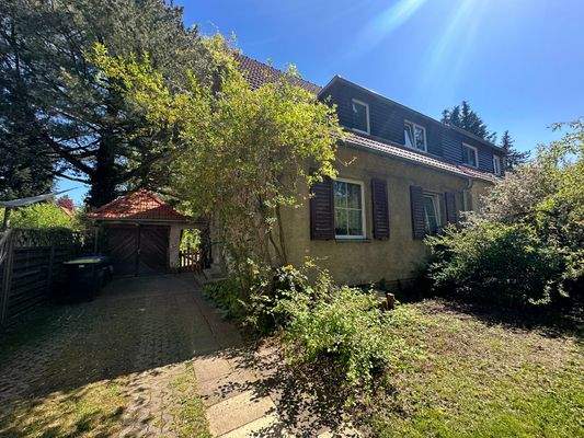 Stellplatz/ Einfahrt