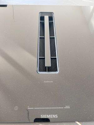 Kochfeld mit Lüftungsschlitz