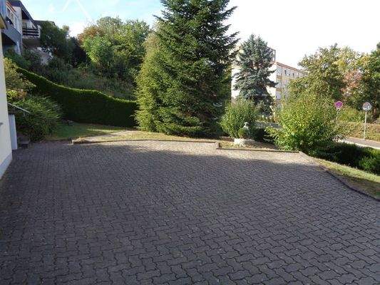 Fläche vor dem Haus