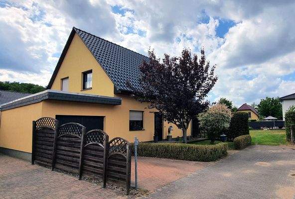 020 Straßenansicht.jpg