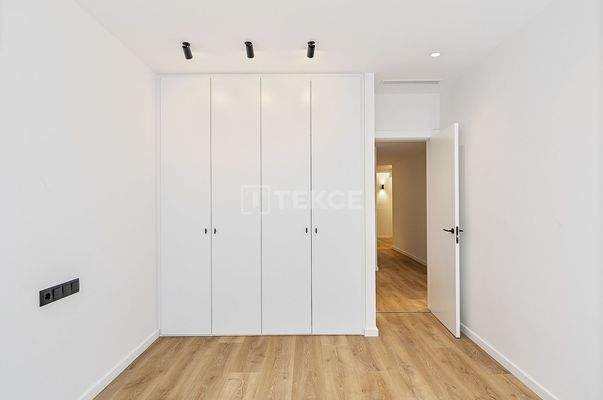 Modern Apartment Close to Avenida Diagonal in Les Corts