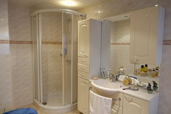 Bad Wohnung EG
