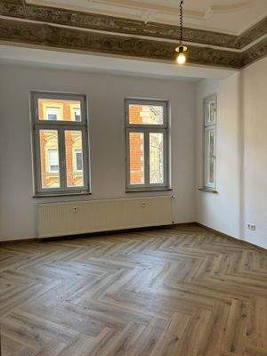 Leeres Altbauzimmer