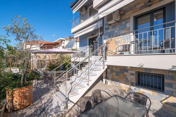 back stairs apt 4.jpg