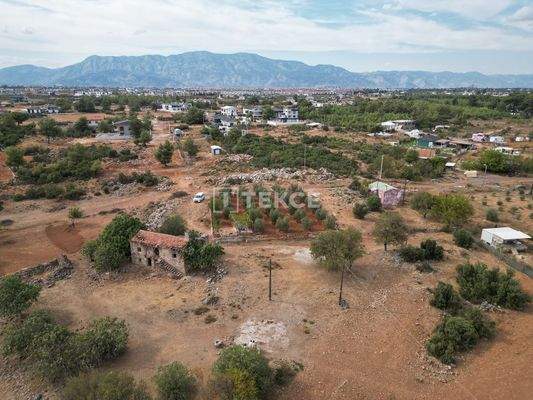 790 m² Build-Ready Land in Döşemealtı Antalya