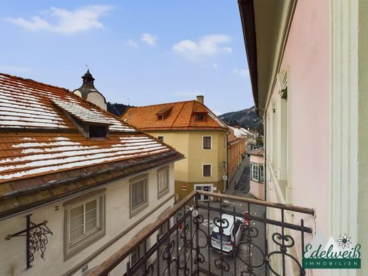 Aussicht vom charmanten Balkon