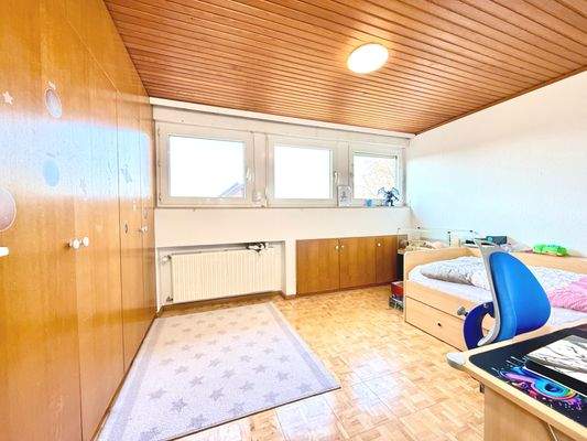 Schlafzimmer 2 OG (Speicher)