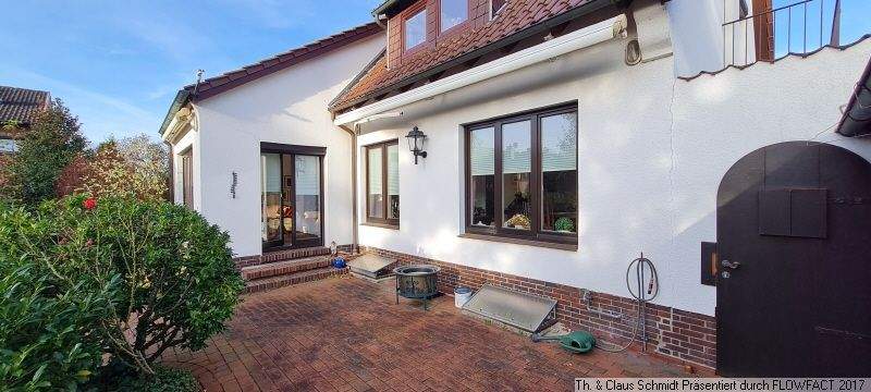 Blick auf die großzügige Terrasse