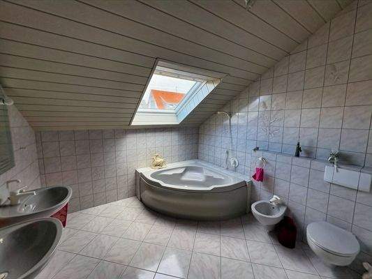 Badezimmer DG