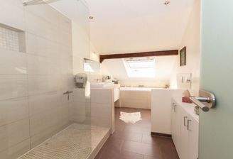 9. Badezimmer Dachgeschoss