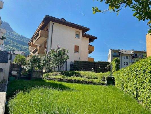 Leifers-Laives-4-Zimmer-Wohnung-quadrilocale-Leifers-Zentrum-Laives-Centro-mit-Garten-con-giardino-zwei-Stöcke-due-piani-Balkon-balcone-Bozen-Umgebung-bolzano-verkaufen-vendesi