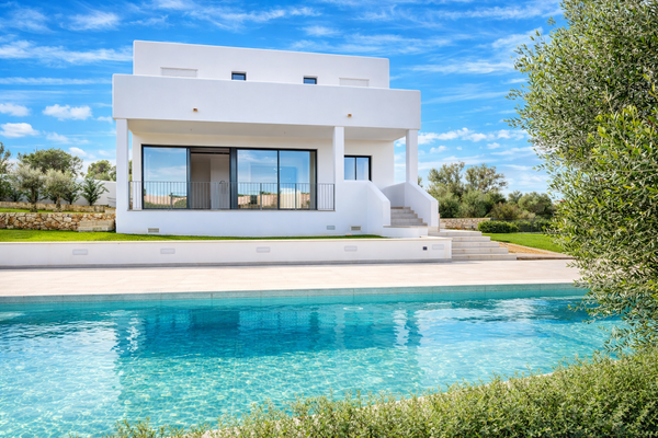 Moderne Villa am mediterranen Pool