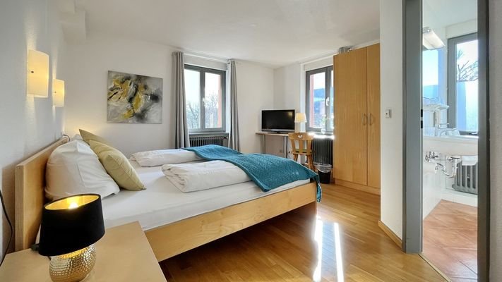 Helles Doppelzimmer im Obergeschoss