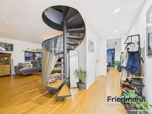 Eingangsbereich mit Aufgang Dachterrasse