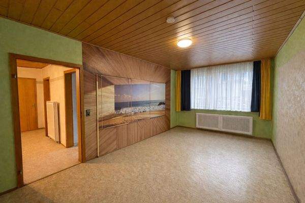 EG: Eins von insgesamt drei separaten Zimmern