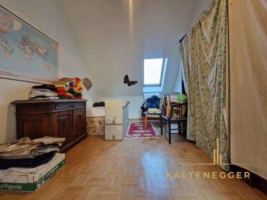 OG: Zimmer ca. 10,38 m²