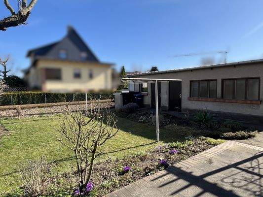 005_Garten und Nebengebäude.jpg