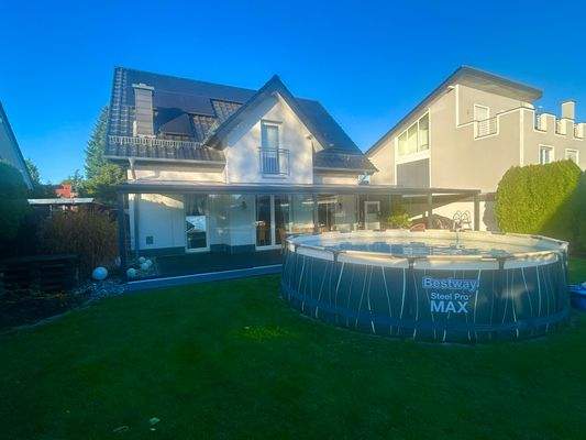 Garten mit PV Anlage