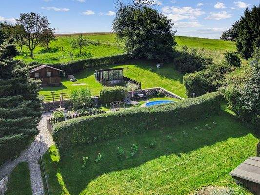 Drohnenansicht Garten d