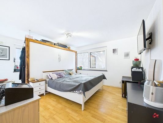 Schlafzimmer 1